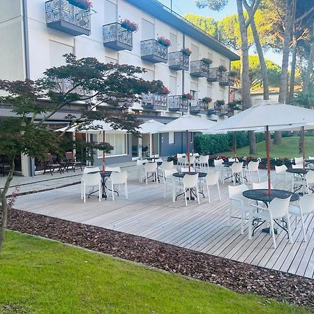 Hotel Laura Bibione Kültér fotó