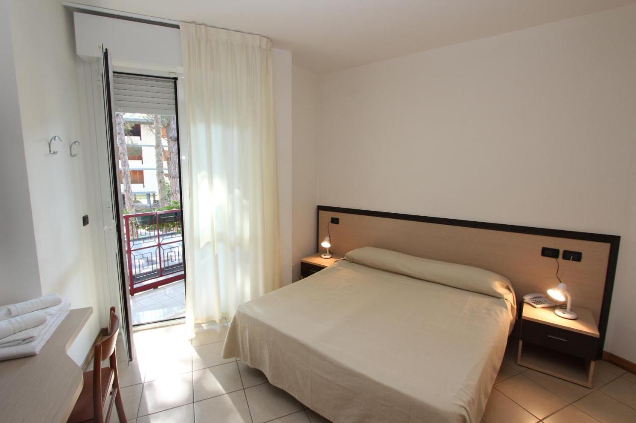 Hotel Laura Bibione Kültér fotó