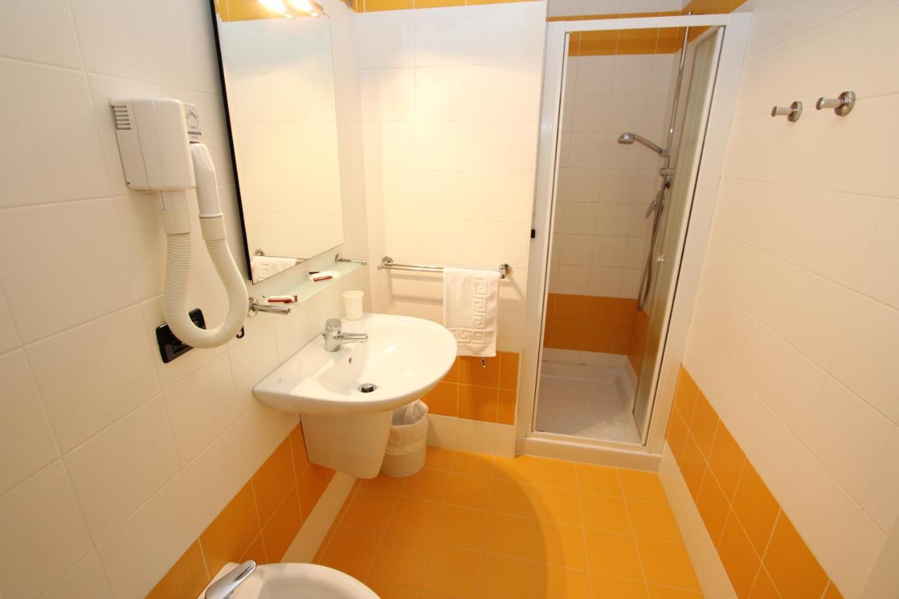 Hotel Laura Bibione Kültér fotó